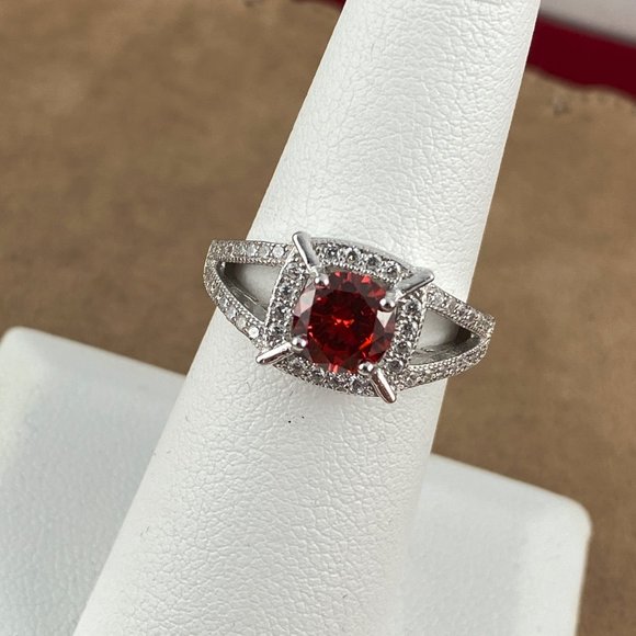 1CT Radiant Garnet 925 Silver Modern Design with CZ Set V Sides - Picture 2 of 6